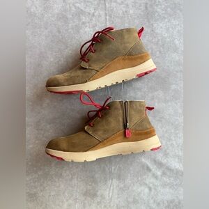 UGG Men's Chukka Boots in Brown and Red